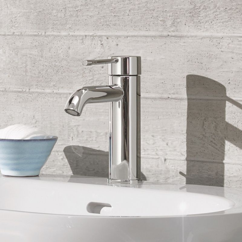 Смеситель для раковины GROHE Essence+ с донным клапаном, низким изливом и энергосберегающим картриджем, хром (23591001) Смеситель для раковины GROHE Essence+ с донным клапаном, низким изливом и энергосберегающим картриджем, хром (23591001)