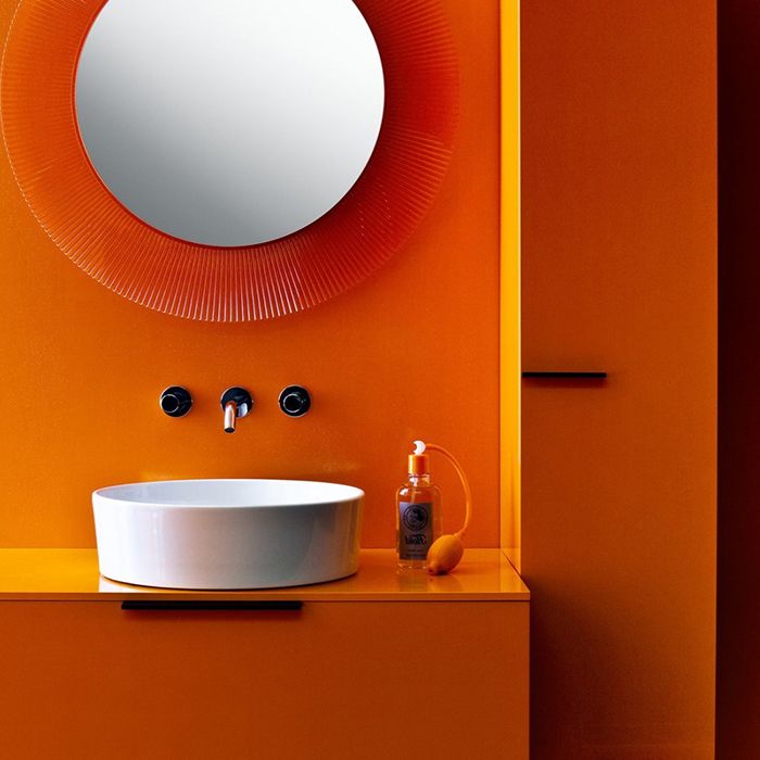 Шкаф-пенал, Laufen, Kartell by Laufen, ширина, мм-300, глубина, мм-300, высота, мм-1800, тип установки-подвесной, дверцы-есть, петли-справа, материал корпуса-МДФ, материал фасада-МДФ, цвет-оранжевый глянцевый, артикул 4.0815.2.033.635.1