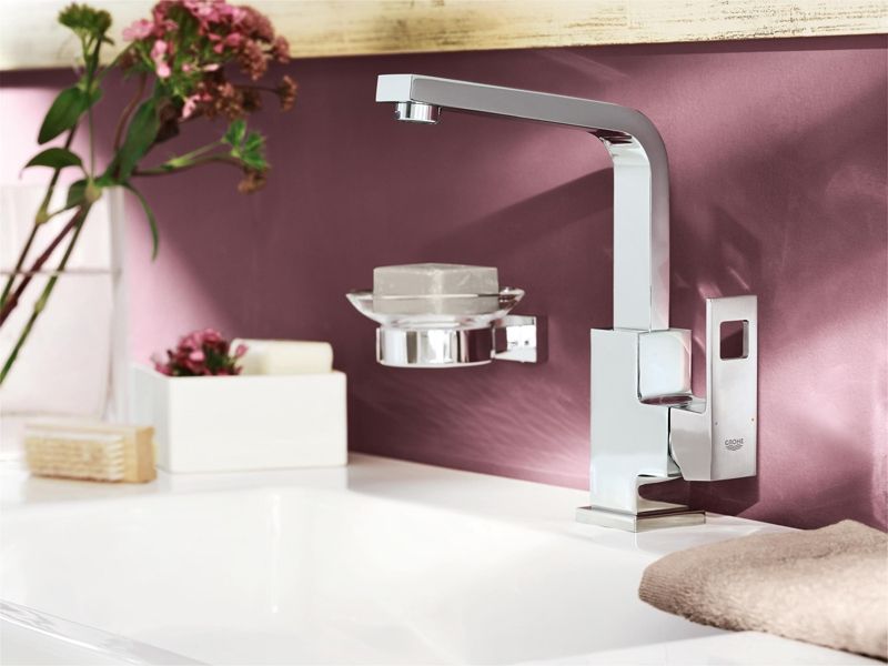 Смеситель для раковины GROHE Eurocube с донным клапаном и высоким изливом, хром (23135000) Смеситель для раковины GROHE Eurocube с донным клапаном и высоким изливом, хром (23135000)