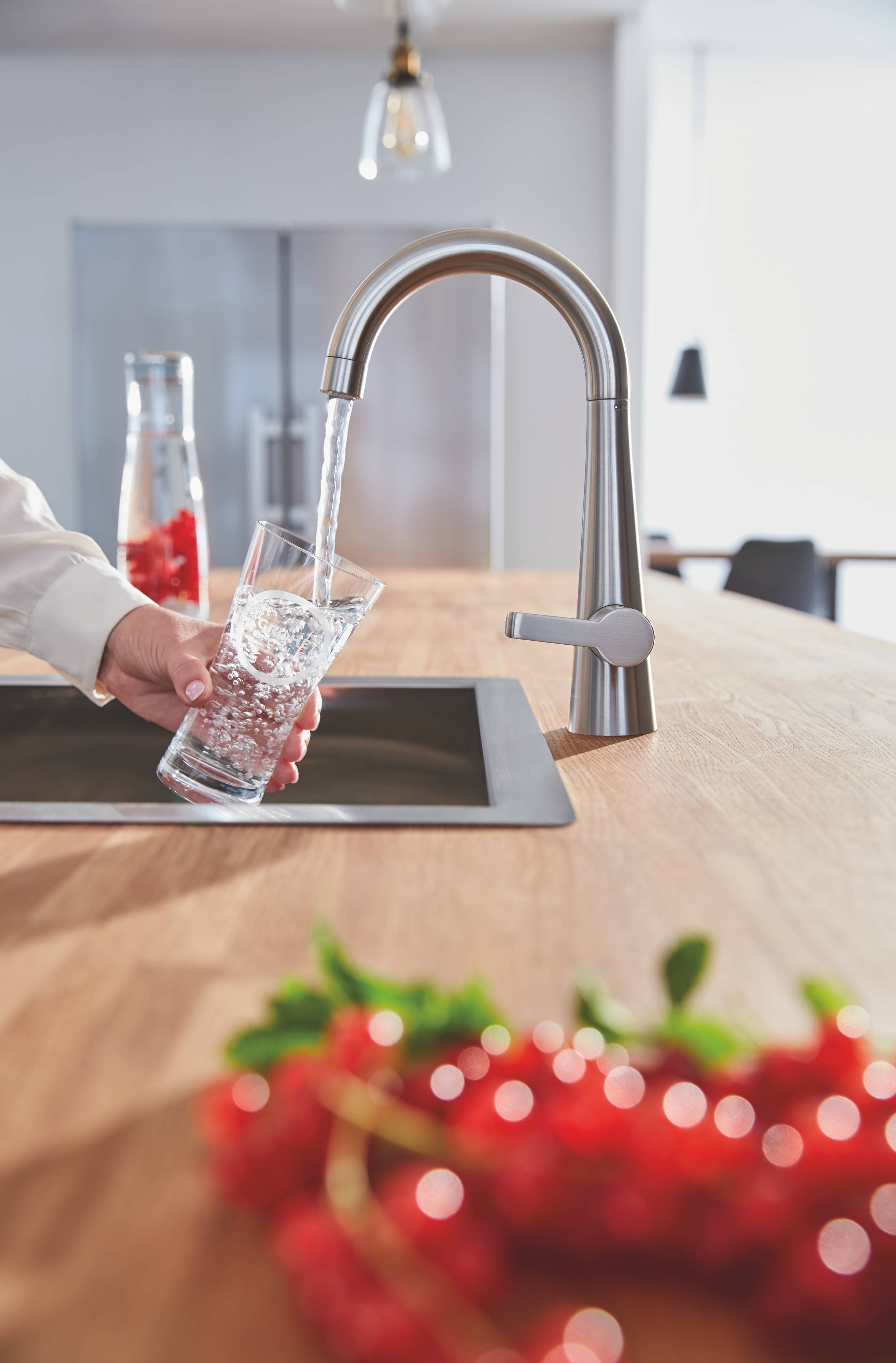 Вентиль вертикальный для подачи фильтрованной воды GROHE Zedra, суперсталь (30026DC2) Вентиль вертикальный для подачи фильтрованной воды GROHE Zedra, суперсталь (30026DC2)