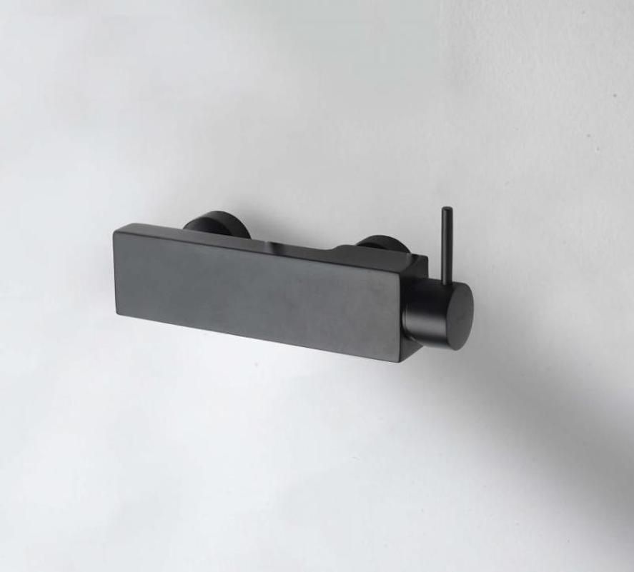 Смеситель для душа Bravat Arc F96061K-01-ENG, черный