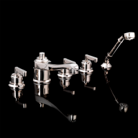 Devon & Devon Manhattan Смеситель на борт ванны на 5 выходов, с переключателем и  ручной лейкой, цвет никель блестящий