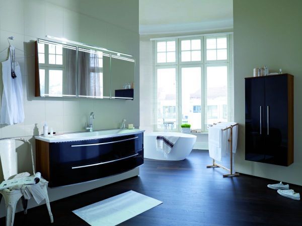 Комплект мебели Puris B-Bright с раковиной из минерального литья, 1400 мм, цвет белый высокоглянцевый