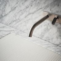 Agape Square Смеситель для раковины встроенный, однорычажный, излив: 25cм, цвет: глянец Agape Square Смеситель для раковины встроенный, однорычажный, излив: 25cм, цвет: глянец