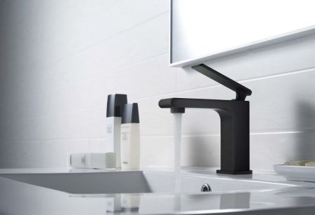 Смеситель для раковины Timo Anni 2761/03F Черный, артикул 2761/03F