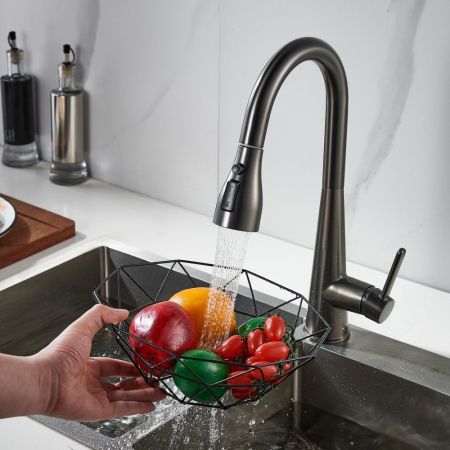 Смеситель для кухни с выдвижным изливом Shevanik S363T, оружейная сталь