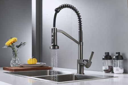 Смеситель для кухни с гибким изливом Shevanik S963T, оружейная сталь