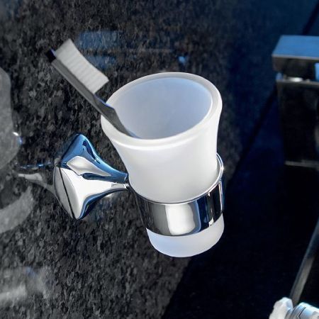 Bertocci Leger  Стакан подвесной, цвет: матовое стекло/хром, артикул 103 3000 0000