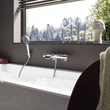 Смеситель для ванны, Hansgrohe, Vivenis, тип открывания воды-однорычажный, тип регулирования воды-керамический картридж, монтаж-настенный, отверстия для монтажа-2, вынос излива, мм-216, тип излива-неподвижный, цвет-хром, артикул 75420000