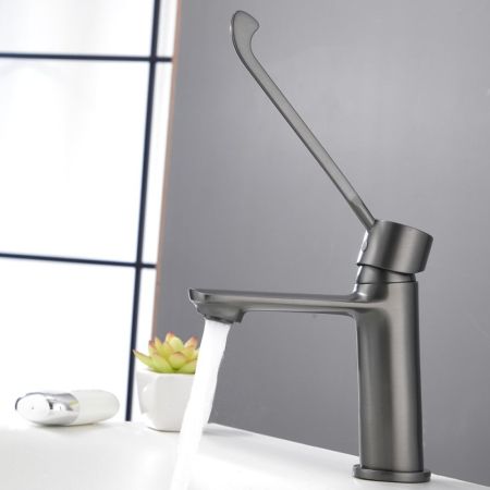 Смеситель для раковины с хирургической ручкой BELZ B10019-3, оружейная сталь