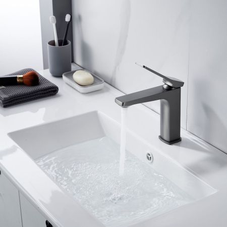 Смеситель для раковины Shevanik S4601T, оружейная сталь