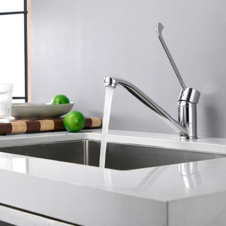 Смеситель для кухни с хирургической ручкой BELZ B70019, хром