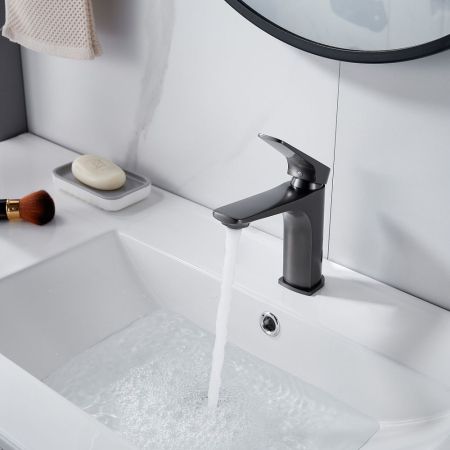 Смеситель для раковины Shevanik S4201T, оружейная сталь