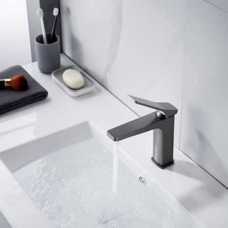 Смеситель для раковины Shevanik S4601T, оружейная сталь