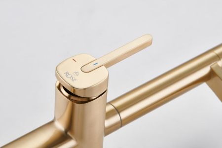 Смеситель для кухни с подключением фильтра для воды Rose R358G, золотой сатин