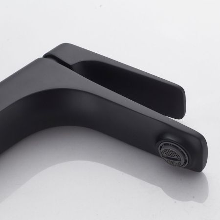 Смеситель для раковины Shevanik S4201H, черный