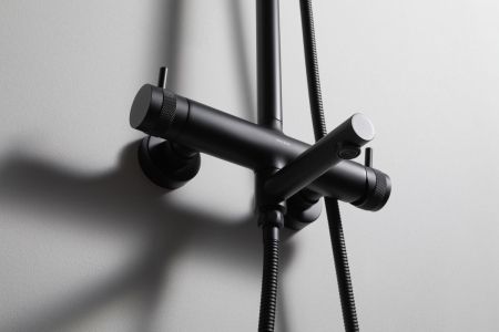 Душевая стойка Allen Brau Priority 5.31A10-31 черный матовый, артикул 5.31A10-31