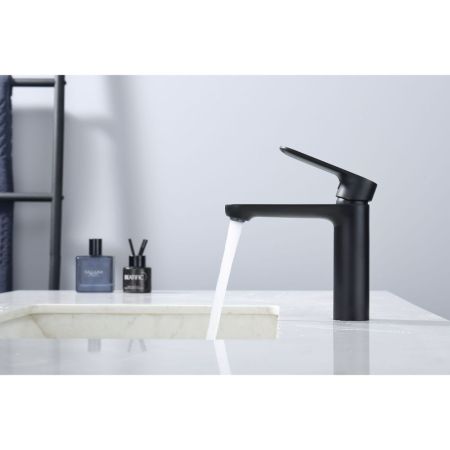 Смеситель для раковины Splenka S222.10.06, черный