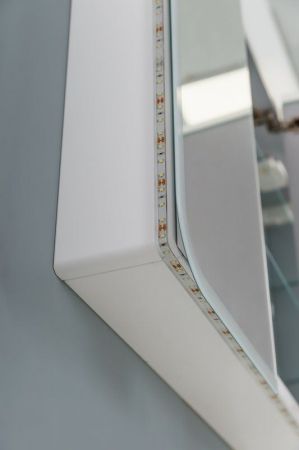 Зеркальный шкаф с тремя распашными дверьми с LED подсветкой дверей CEZARES 84216