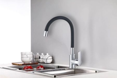 Смеситель для кухни с гибким изливом Maretti Project PC31RGZ32, хром/черный