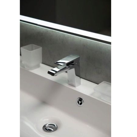 Зеркало BelBagno SPC-MAR 100 с кнопочным выключателем с подсветкой Зеркало BelBagno SPC-MAR 100 с кнопочным выключателем с подсветкой