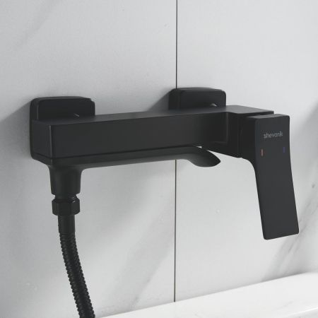 Смеситель для ванны Shevanik S4002H, черный