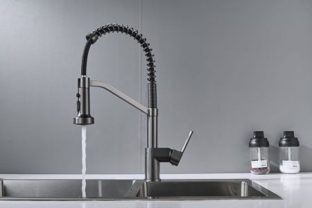 Смеситель для кухни с гибким изливом Shevanik S963T, оружейная сталь