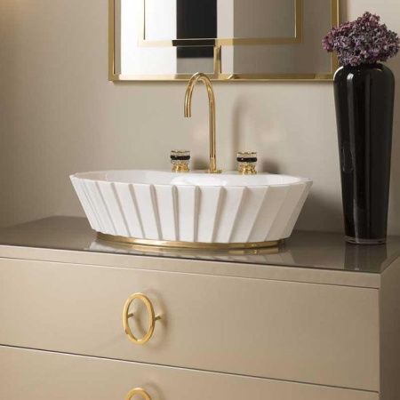 OASIS PLISSE Раковина 655х455х160 мм., для установки на столешницу, с 3 отверстиями для смесителя, окантовка золото, цвет белый
