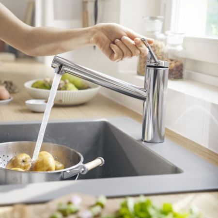 Смеситель для кухни, Hansgrohe, Zesis M33, тип открывания воды-однорычажный, тип регулирования воды-керамический картридж, монтаж-на раковину/столешницу, отверстия для монтажа-1, высота, мм-214, вынос излива, мм-220, тип излива-поворотный на 60°, 110° или, артикул 74802000