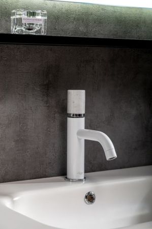 Смеситель для раковины Boheme Stick 121-W-MR-W Белый, артикул 121-W-MR-W