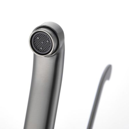 Смеситель для кухни с хирургической ручкой BELZ B79019-3, оружейная сталь