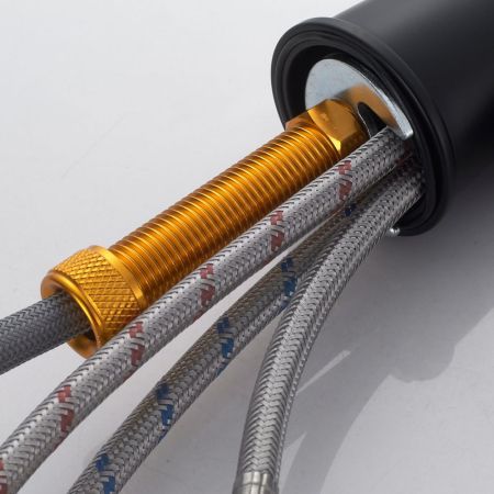 Смеситель для кухни с выдвижным изливом Shevanik S363H, черный