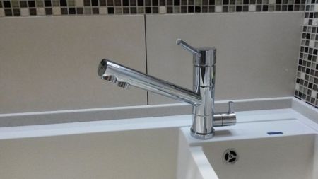 Смеситель для кухни, OMOIKIRI, Tonami, тип открывания воды-однорычажный, тип регулирования воды-керамический картридж, монтаж-на раковину/столешницу, отверстия для монтажа-1, высота, мм-211, вынос излива, мм-184, тип излива-поворотный, тип подводки-гибкая