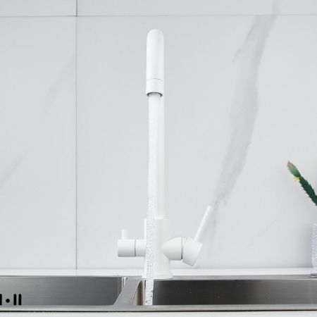 Смеситель для кухни с подключением фильтра воды Raffine F108C, белый