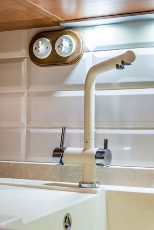 Смеситель для кухни, OMOIKIRI, Nagano, тип открывания воды-однорычажный, тип регулирования воды-керамический картридж, монтаж-на раковину/столешницу, отверстия для монтажа-1, высота, мм-294, вынос излива, мм-206, тип излива-поворотный, тип подводки-гибкая