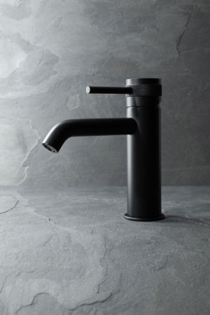 Смеситель для раковины Allen Brau Priority 5.31A01-31 черный матовый, артикул 5.31A01-31
