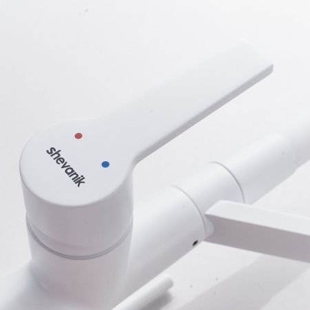 Смеситель для кухни с гибким изливом и подключением фильтра Shevanik S278C, белый, артикул S278C