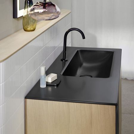 BURGBAD ACCURA Комплект мебели 1117х490х612 мм., 2 ящика, 1 стеклянная дверца слева Антрацит, в комплекте с черной матовой раковиной, цвет Eiche natur, артикул SGVI111R F6077 C0038