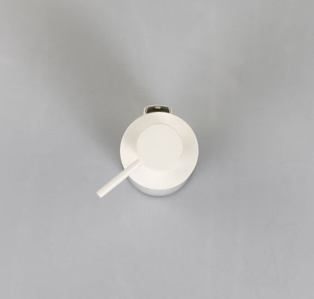 Stil Haus Hashi, настенный металлический дозатор, цвет белый матовый, цвет помпы хром, артикул HS30M(24)