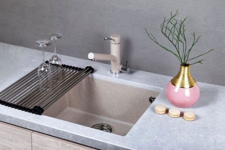 Смеситель для кухни, OMOIKIRI, Tonami, тип открывания воды-однорычажный, тип регулирования воды-керамический картридж, монтаж-на раковину/столешницу, отверстия для монтажа-1, высота, мм-211, вынос излива, мм-184, тип излива-поворотный, тип подводки-гибкая