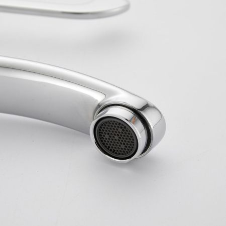 Смеситель для кухни с хирургической ручкой BELZ B70019, хром