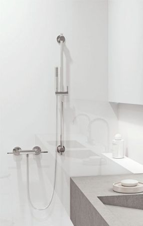 Душевой гарнитур, Kludi, Nova Fonte Puristic, размер штанги, мм-880, размер шланга, мм-1600, размер душевого диска, мм-25*185, форма лейки-цилиндрическая, количество режимов-1, тип стуи-бодрящая струя, держатель для душа с регулировкой по вертикали и гори, артикул 2084005-15