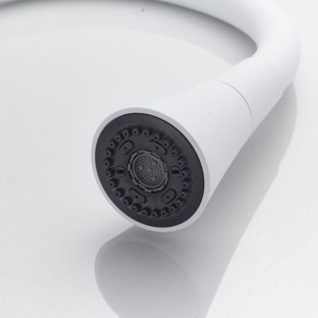 Смеситель для кухни с гибким изливом и режимом "душ" Rose R213C, белый