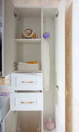 Шкаф пенал Бриклаер Анна 52 с бельевой корзиной Белый глянец, артикул 4627125411410