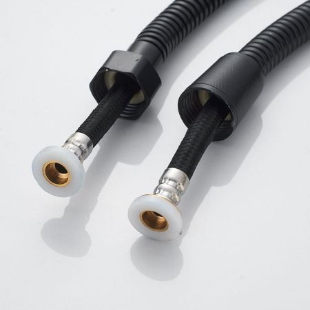 Смеситель для раковины с гигиеническим душем Raffine F171H, черный, артикул F171H