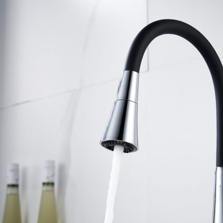 Смеситель для кухни с гибким изливом и режимом "душ" Rose R213, хром