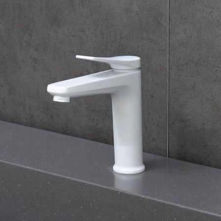 Смеситель Lemark Bronx для раковины монолитный (LM3706MW), артикул LM3706MW