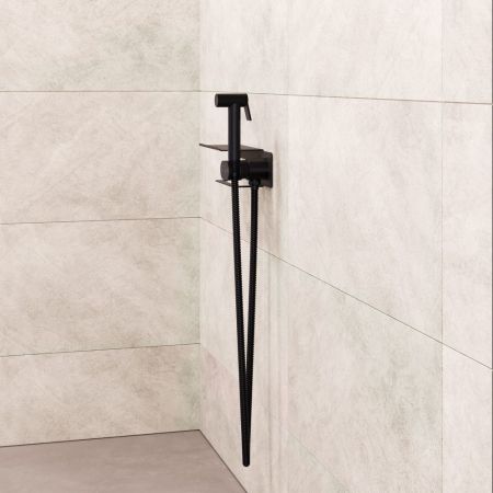 Гигиенический смеситель встроенный c полкой, лейка, шланг в комплекте - RGW SP-221B, черный