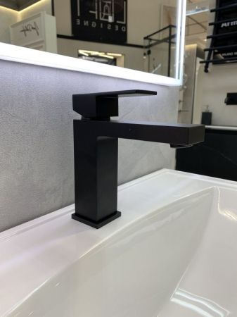 Смеситель для раковины Timo Selene 2061/03F Черный, артикул 2061/03F