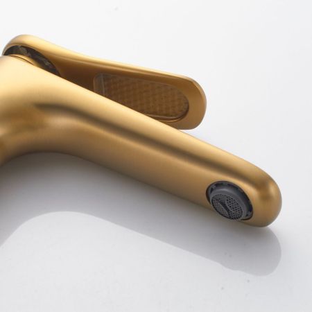 Смеситель для раковины Shevanik S4701G, золотой сатин, артикул S4701G